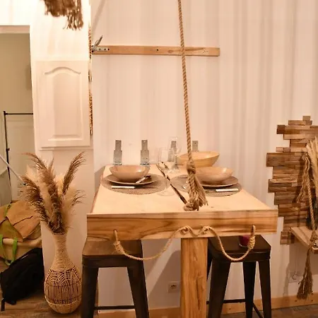 Le Cabanon H24,atypique,cosy,port,plage,wifi,netflix Apartment