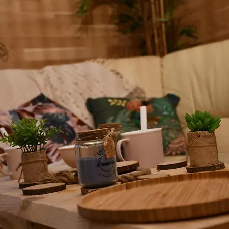 Apartment Le Cabanon H24,atypique,cosy,port,plage,wifi,netflix La Seyne-sur-Mer