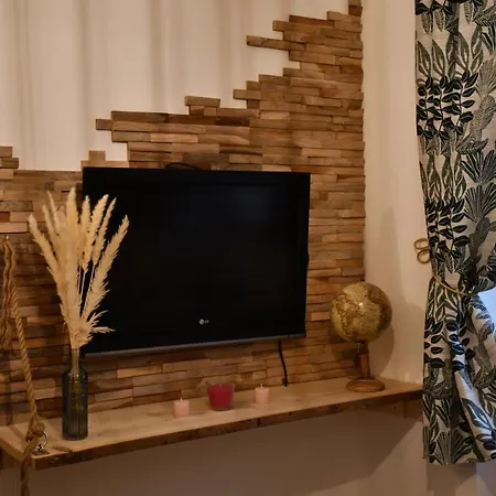 Le Cabanon H24,atypique,cosy,port,plage,wifi,netflix Apartment